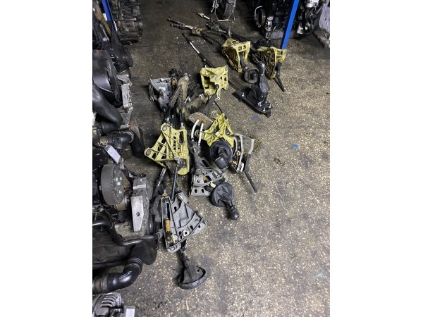 Transporter t5 1.9 çıkma vites mekanizması halatlar adetli Transporter t5 1.9 çıkma vites mekanizması halatlar adetli