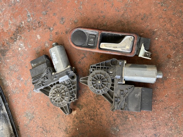 PASSAT KAPI AÇMA KOLLARI ÇIKMA ORJİNAL YEDEK PARÇALAR