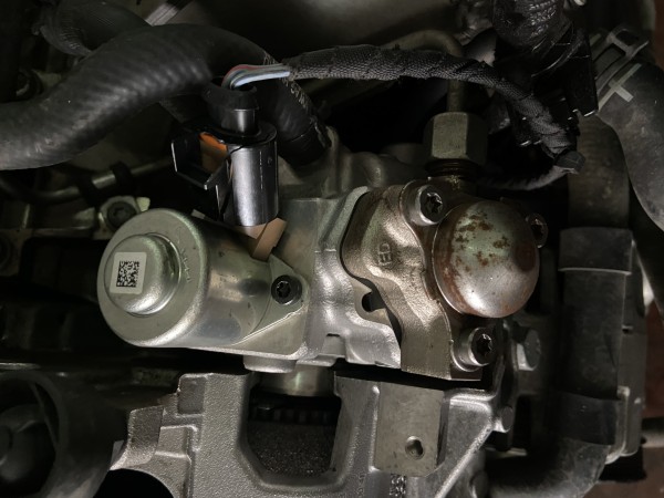 Volkswagen, Audi, Seat, Skoda 2013 Sonrası 1.6 TDI Motor Mazot Pompası - 04B 130 755 H ( ORJİNAL)