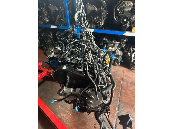 Volkswagen Tıguan 2.0 Tdı (140) 4X4 Sport&Style KOMPLE MOTOR